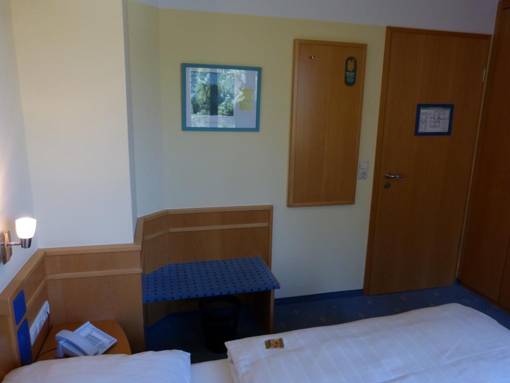 Forsthaus Bergedorf Hotel Hamburg Room photo