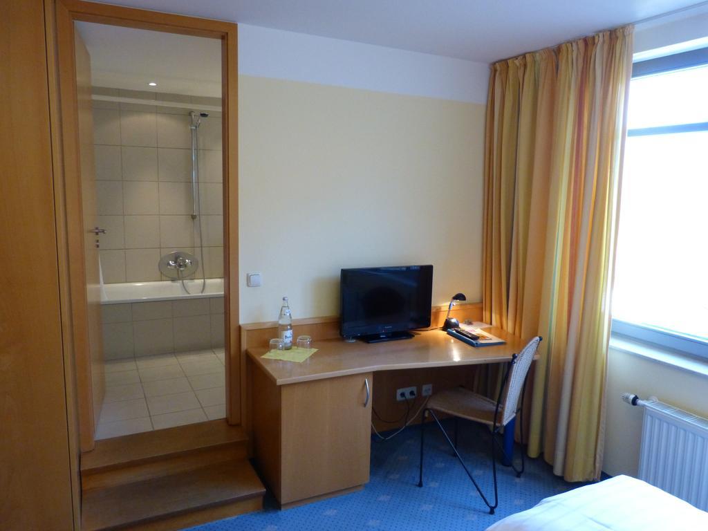Forsthaus Bergedorf Hotel Hamburg Room photo