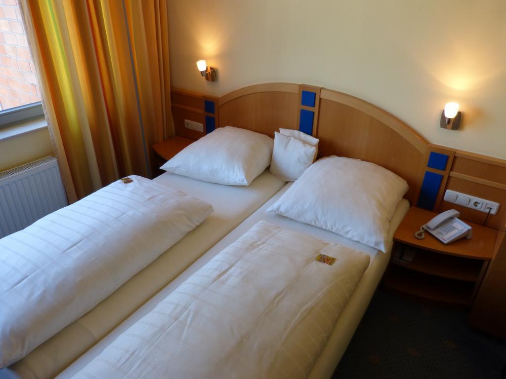 Forsthaus Bergedorf Hotel Hamburg Room photo
